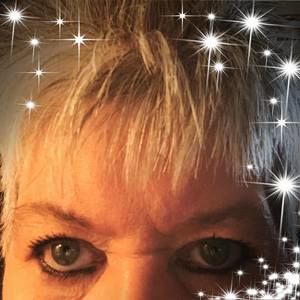 Meet your Posher, Debbie